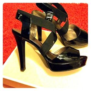{MODA SPANA} Women Criss-Cross Black Sandal Pump